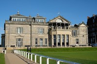 Royal & Ancient Clubhouse Image by Natlaff is licensed under CC BY-NC-SA 4.0