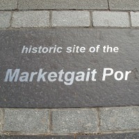 Mercat Port<br />
市场门