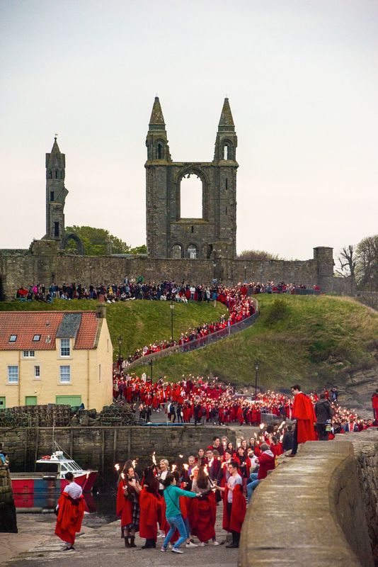 the-gaudie-torchlit-procession-university-of-st-andrews_761653_-print.jpg